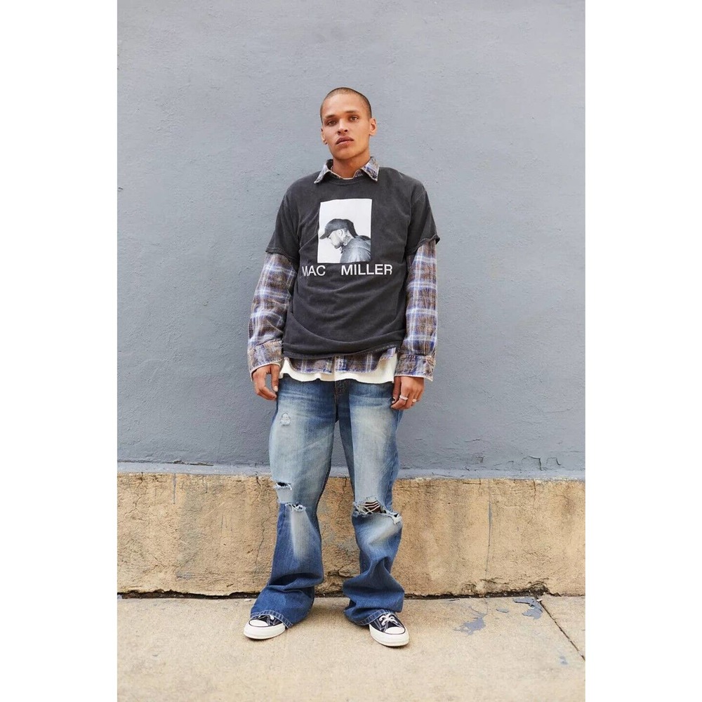Urban Outfitters Men's Mac Miller Portrait Black Vintage Wash Tee T-Shirt - Picture 3 of 3
